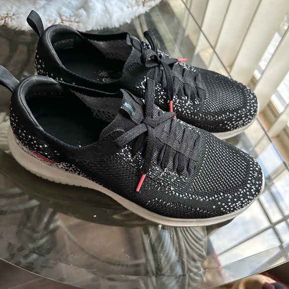 Sketchers with memory foam - Picture 5 of 9